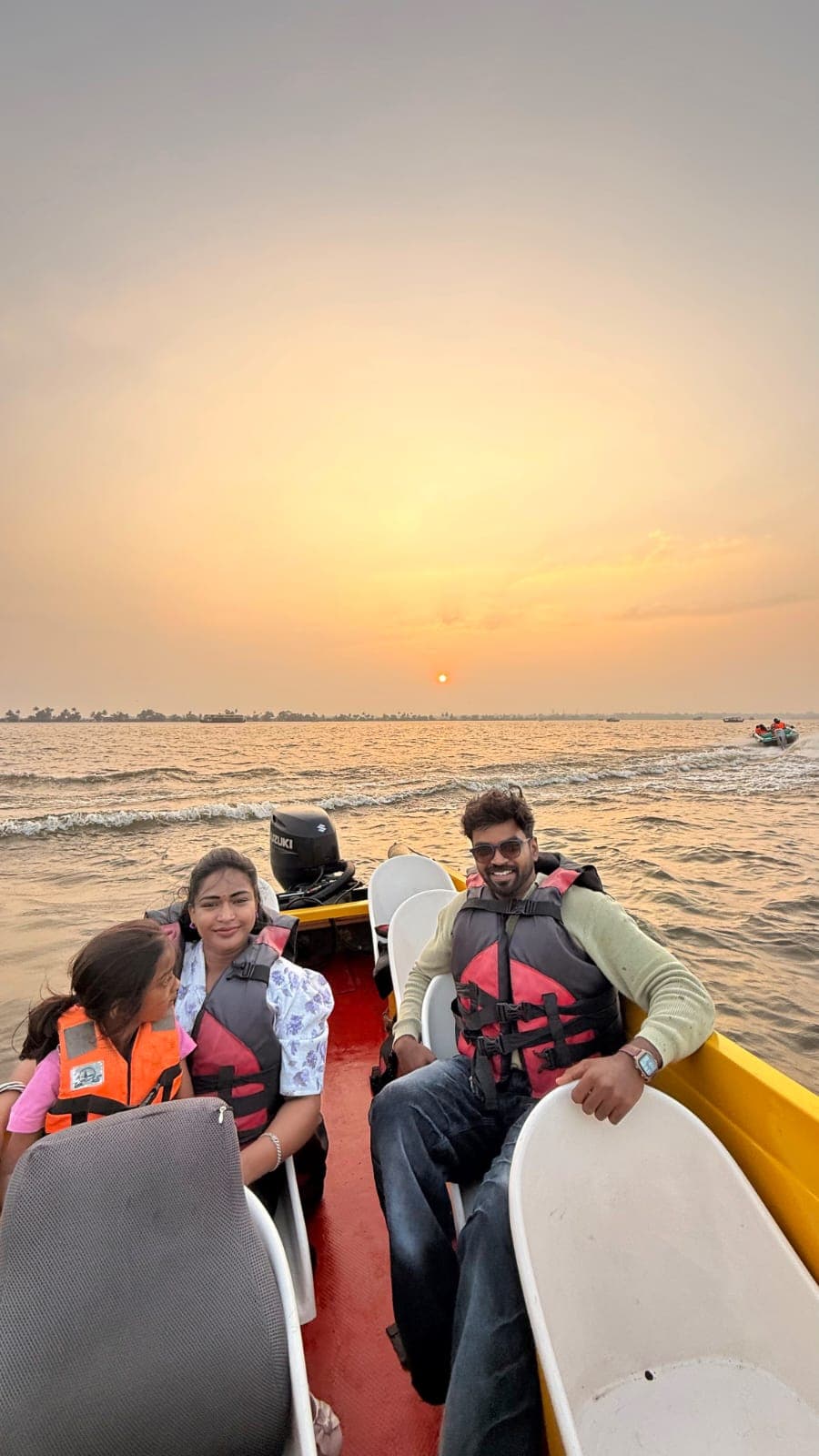 Kerala backwater speed boat tour, Alappuzha