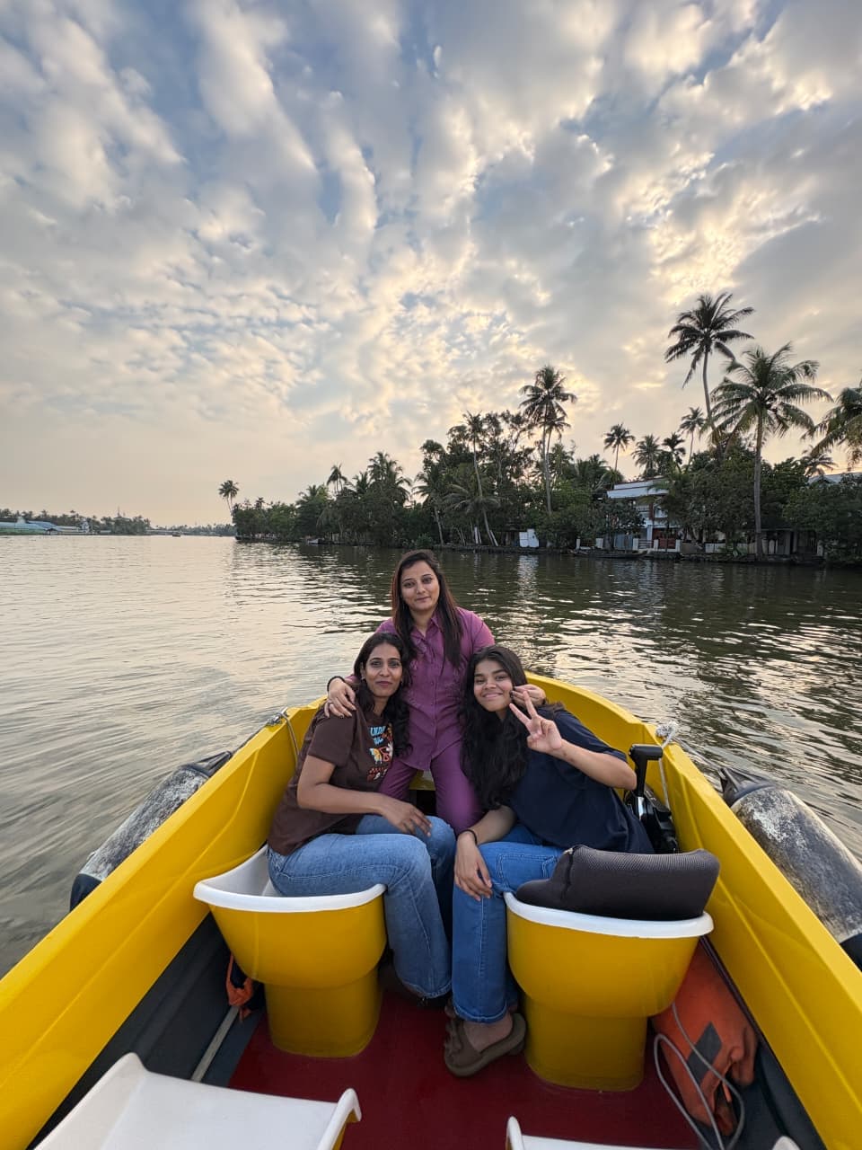 Speed boat in Alleppey backwaters — Kerala private backwater cruise photo 1